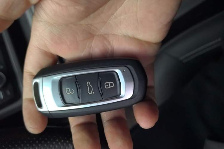 Used Geely Auto Emgrand GL 2018 1.8L Manual Elite Smart Connectivity Version