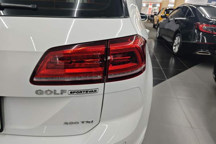 Used Volkswagen Golf Sportsvan 2019 280TSI Automatic Trendy Model China VI Standard Right Rear Taillight