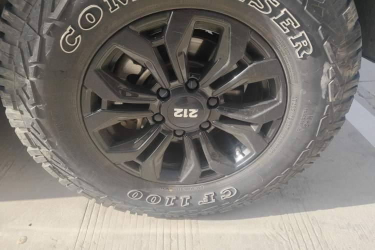 Used 212 T01 2024 2.0T Explorer
