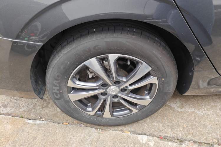 Used CHANGAN Eado 2023 Changan Edition PLUS Blue Whale NE 1.4T GDI DCT Prestige Version Exterior 5