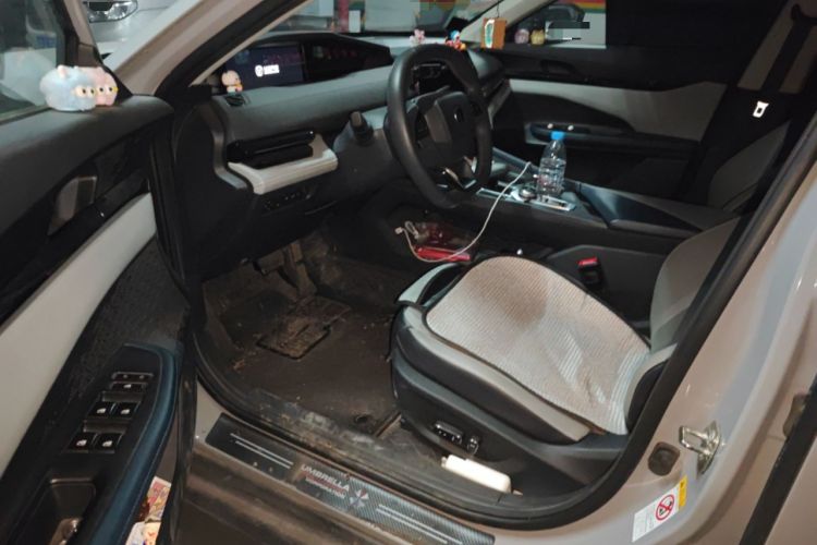 Used CHANGAN UNI-V iDD 2023 ZhiDian iDD 1.5T 113km ZhiKu Model Driver Seat