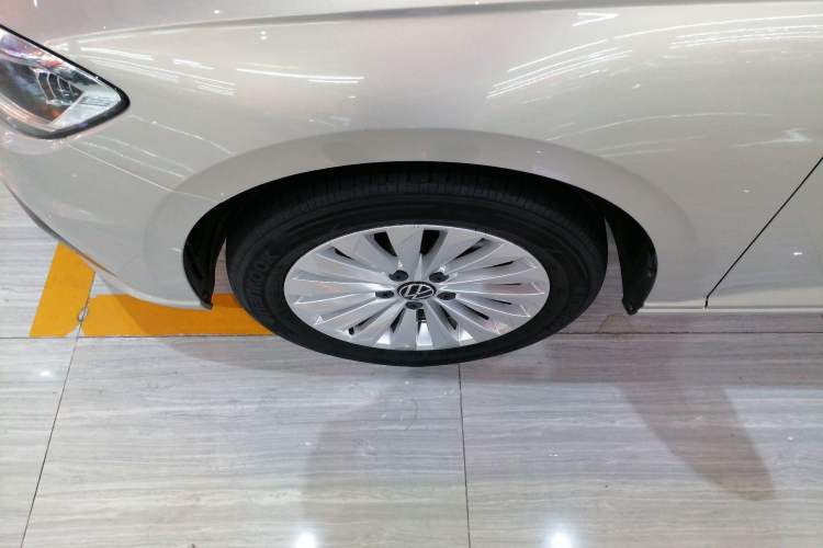 Used Volkswagen Lavida 2021 1.5L Automatic Comfort Edition Left Front Wheel Hub