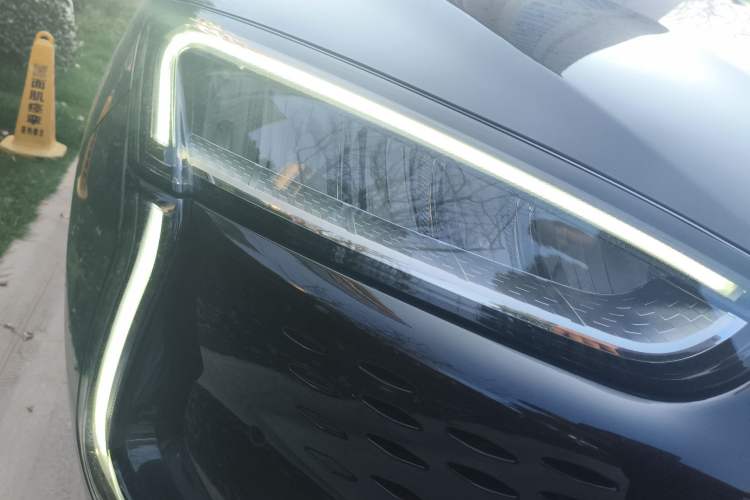 Used SERES SF5 2021 Four-Wheel Drive Freedom Expedition Edition
