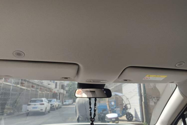 Used BYD Yuan UP 2025 Model 301KM Leading Version
