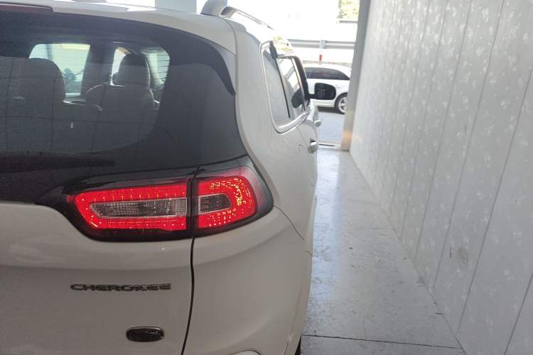 Used Jeep Cherokee 2017 2.4L Professional Smart Edition