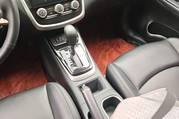 Used Nissan Tiida 2024 1.6L CVT Cool Dynamic Edition
