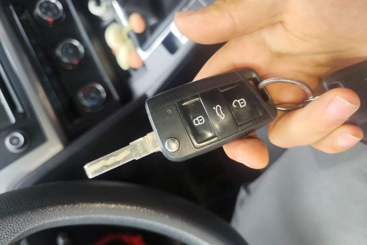 Used Volkswagen Lamando 2015 230TSI Manual Trend Edition
