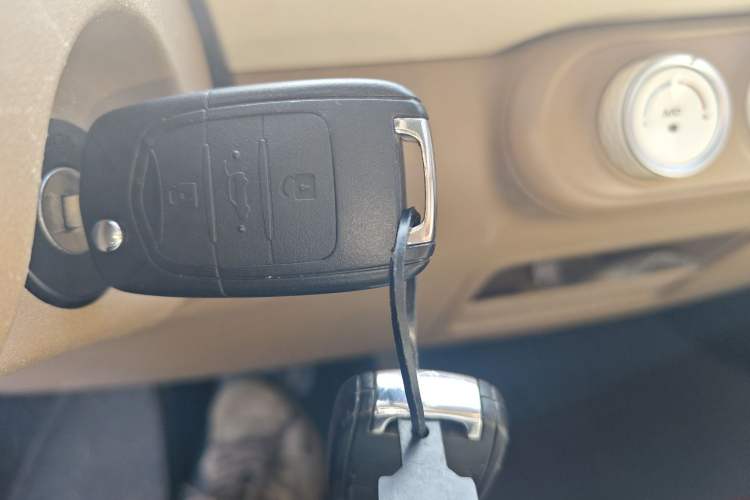 Used Wuling Hongguang MINIEV 2025 Four-Door Version Advanced Edition Vehicle Key