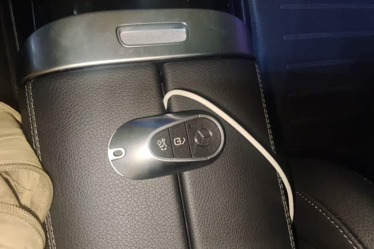 Used Mercedes-Benz C-Class 2023 Restyled C 260 L Sport Edition Vehicle Key