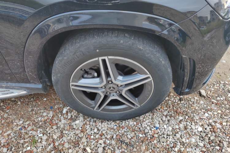 Used Mercedes-Benz GLE 2023 GLE 450 4MATIC Luxury Model Right Front Wheel Hub