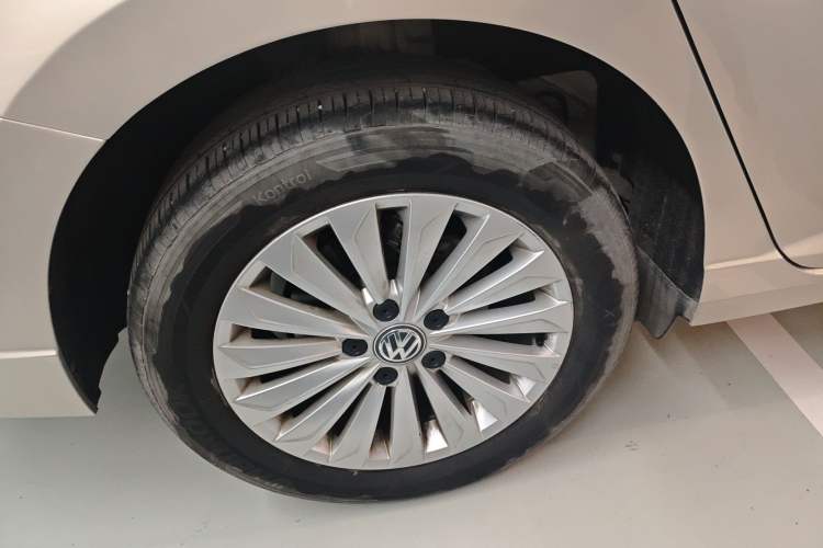 Used Volkswagen Lavida 2019 1.5L Automatic Comfort Edition China VI Standard Right Rear Wheel Hub