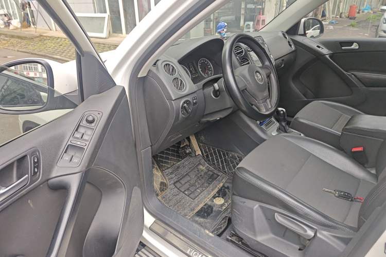 Used Volkswagen Tiguan 2015 1.8TSI Automatic Two-Wheel Drive Trend Edition Driver Seat