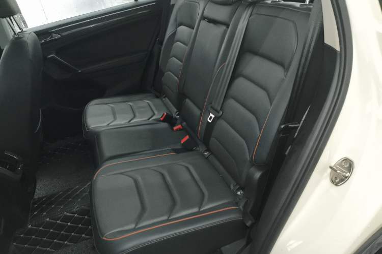 Used Volkswagen Tiguan L 2017 330TSI Automatic Two-Wheel Drive Flagship Edition Left Rear Seat