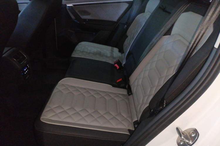 Used Volkswagen Tayron 2024 300TSI Two-Wheel-Drive Luxury Plus Advanced Version Left Rear Seat