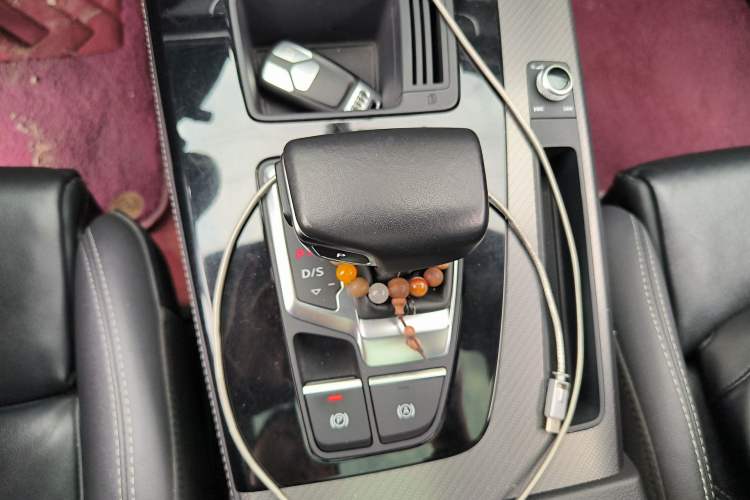 Used Audi Q5L Sportback 2022 40 TFSI Luxury Model Gear Lever