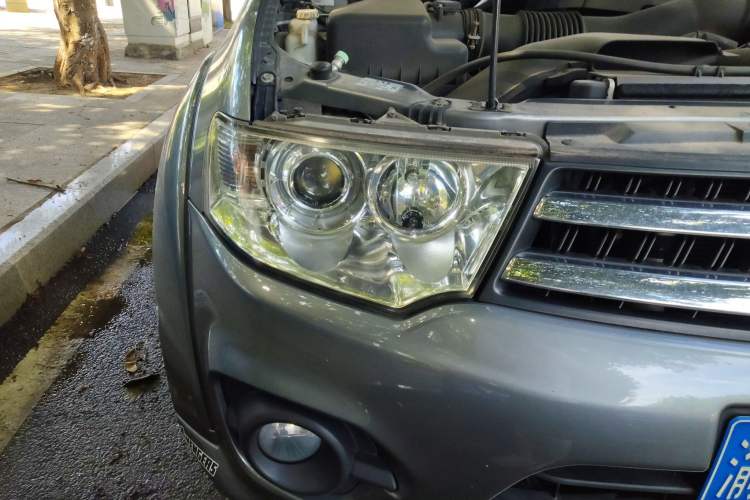 Used Mitsubishi Pajero Sport 2013 3.0L Automatic Two-Wheel Drive Luxury Edition
