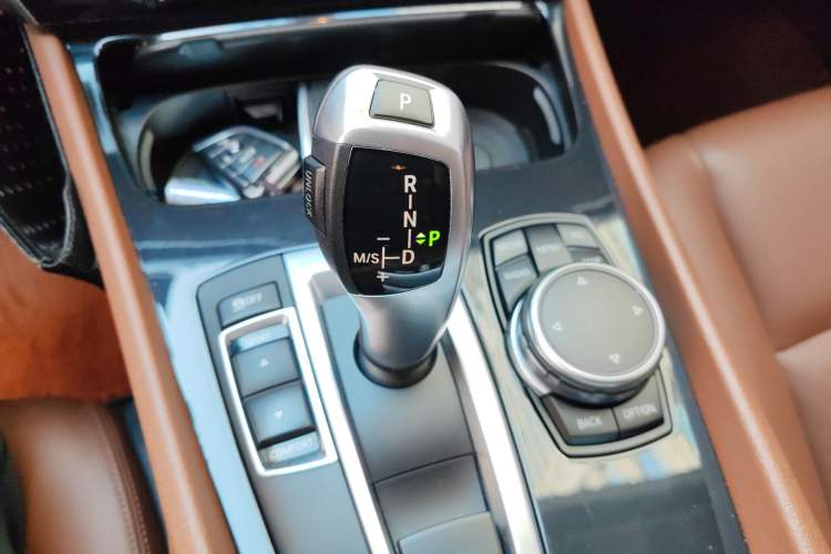 Used BMW 5 Series GT 2017 528i Leading Model