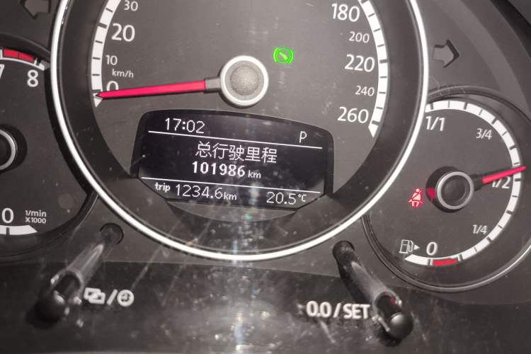 Used Volkswagen Beetle 2014 1.2TSI Fashion Edition Odometer Close Up