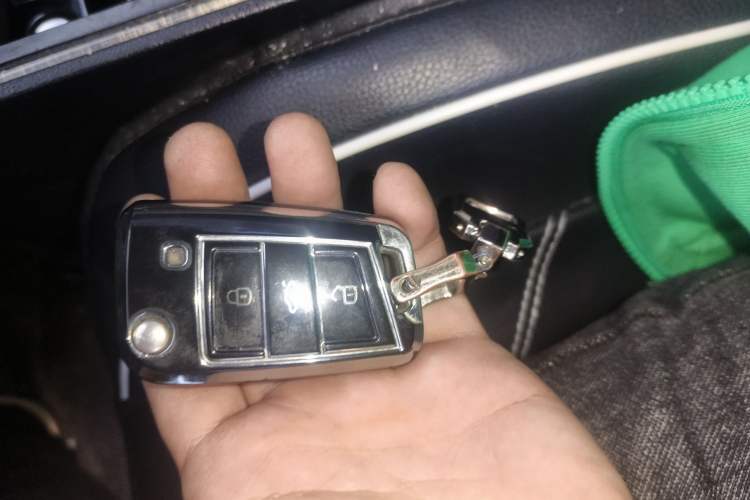 Used Volkswagen Sagitar 2024 300TSI DSG Excellence Edition Vehicle Key