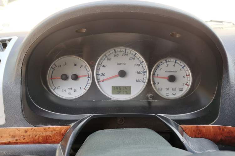 Used Golden Dragon Hiace 2010 2.0L Long-Wheelbase Gasoline Premium Version V20
