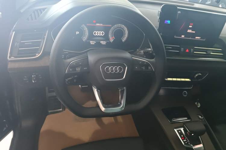 Used Audi Q5L 2025 quattro 45th Anniversary Edition 40 TFSI Luxury Dynamic Model
