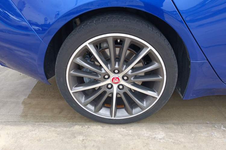 Used Jaguar XEL 2018 2.0T 200 PS Premium Edition Right Rear Wheel Hub