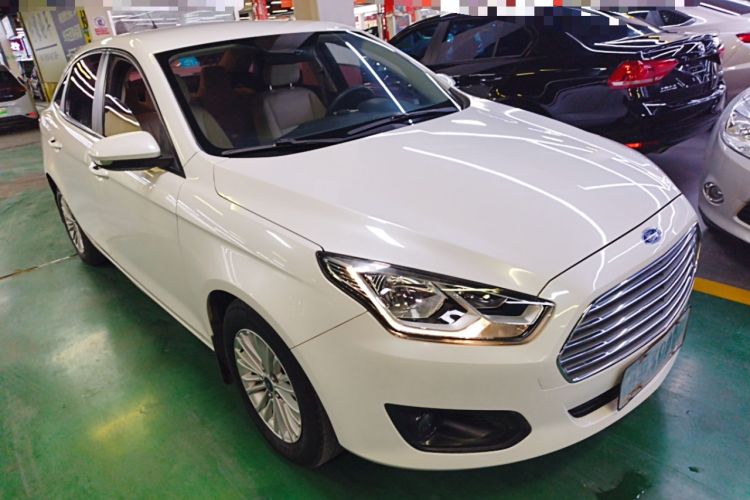 Used Ford Escort 2015 1.5L Manual Comfort Model Front Right 45 Deg