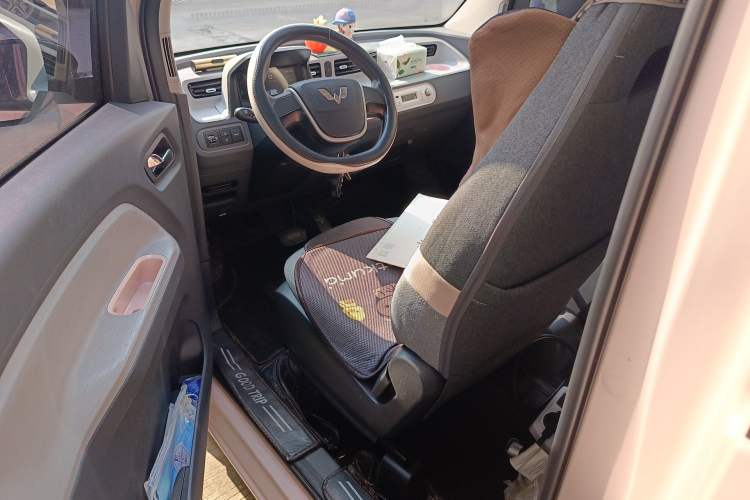 Used Wuling Hongguang MINIEV 2021 Macaron Premium Model – Lithium-NMC