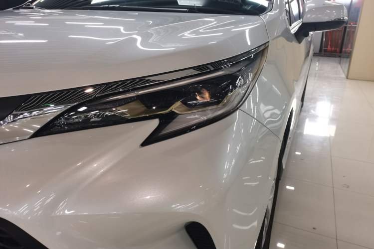 Used Toyota Granvia 2023 2.5L Hybrid Comfort Edition