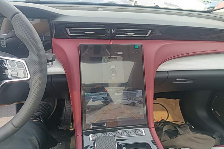 Used Hongqi H5 2025 2.0T Automatic Flag Edition – 500 000 Units Commemorative Version