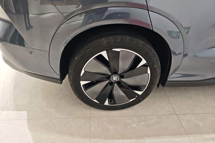 Used BYD Tang L 2025 EV 600KM All-Wheel-Drive LiDAR Flagship Model Exterior 5