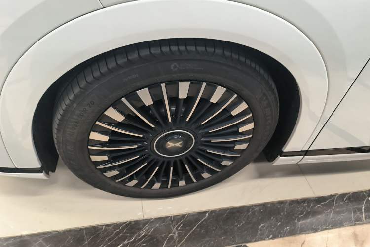 Used XPeng X9 2025 740 Ultra-Long Range Max
