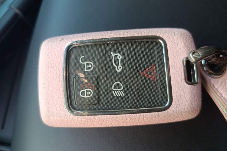 Used Land Rover Defender 2022 90 2.0T P300 X-DYNAMIC HSE Interior 1