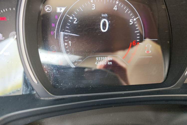 Used Renault Kadjar 2017 2.0L Two-Wheel-Drive Leading Edition Odometer Close Up