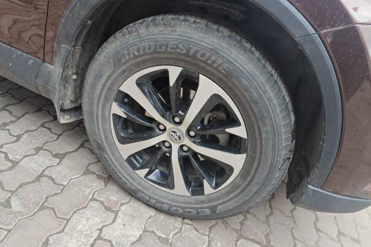 Used Toyota RAV4 2016 2.0L CVT Two-Wheel Drive Comfort Edition China V Standard
