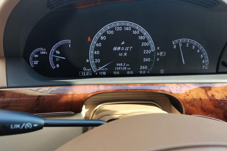 Used Mercedes-Benz S-Class 2010 S 350 L 4MATIC Odometer Close Up