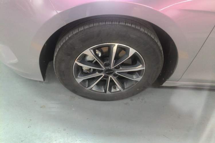 Used BYD Destroyer 05 2024 HONOR Edition DM-i 55KM Luxury Model Left Front Wheel Hub