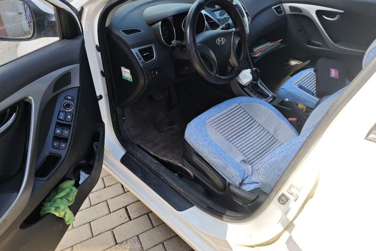 Used Hyundai Elantra (5th Generation / Langdong) 2015 1.6L Automatic Leading Model
