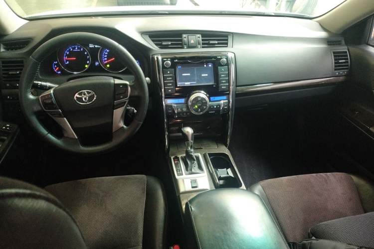 Used Toyota Reiz 2013 2.5V Shangrui Edition Center Console
