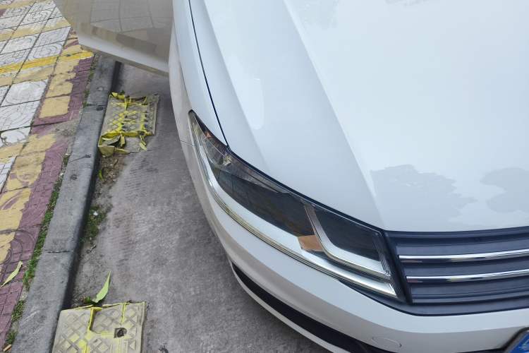 Used Volkswagen Santana 2021 1.5L Automatic Fashion Edition Right Front Headlight