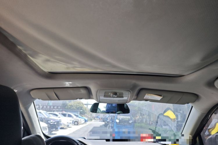 Used Roewe RX5 2016 20T Two-Wheel Drive Automatic Internet Smart Edition
