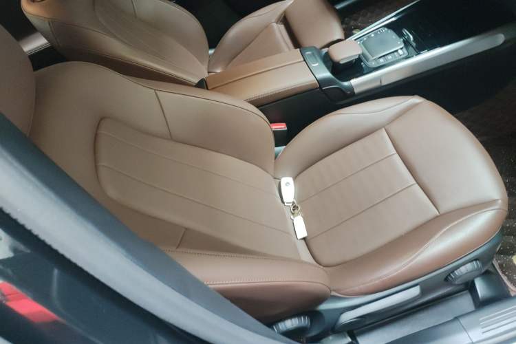 Used Mercedes-Benz GLB 2023 GLB 220 Sport Edition Right Front Seat