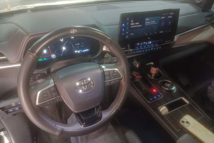 Used Toyota Granvia 2022 2.5L Hybrid Flagship Edition