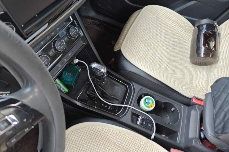 Used Volkswagen Touran 2018 Volkswagen Touran L 280TSI DSG Comfort Edition 7 Seats China V Emission Standard Gear Lever