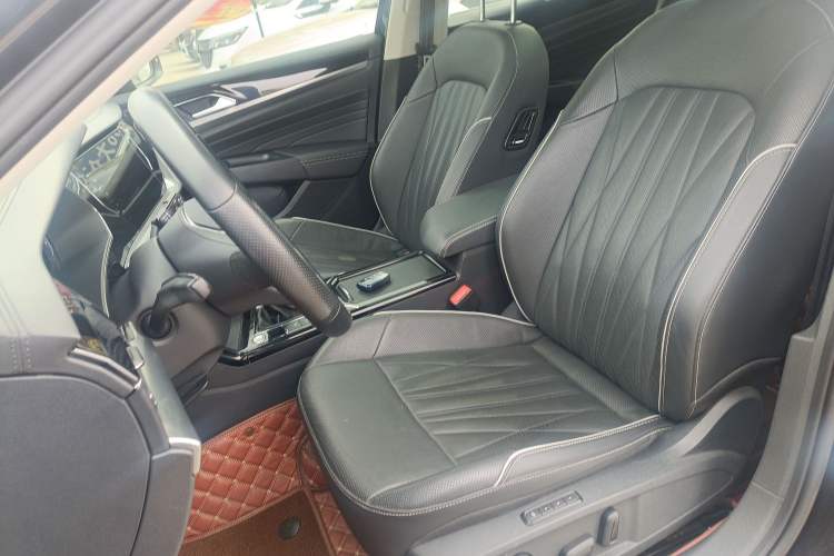 Used Volkswagen Passat 2022 330TSI Starry Luxury Edition – Exclusive Special Edition