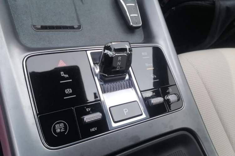 Used BYD Seal 2023 DM-i 1.5T 121km Prestige Model
