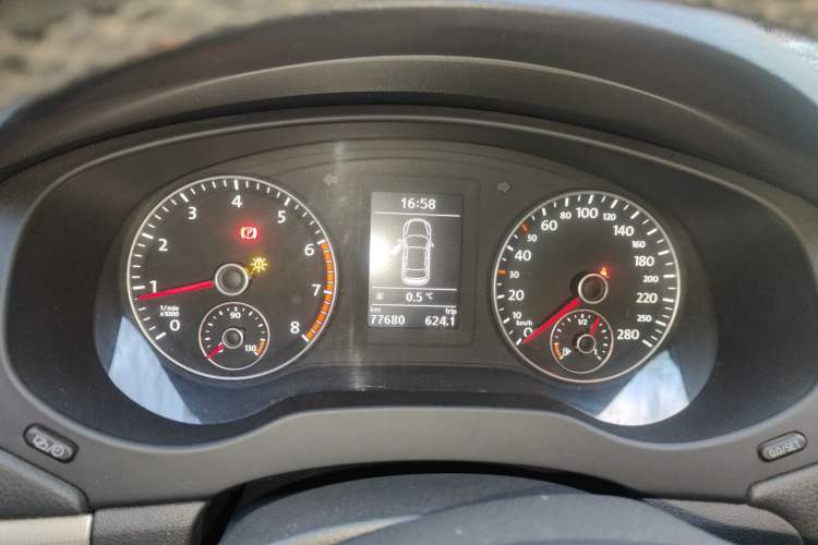 Used Volkswagen Sagitar 2012 1.4TSI Manual Luxury Model Instrument Cluster