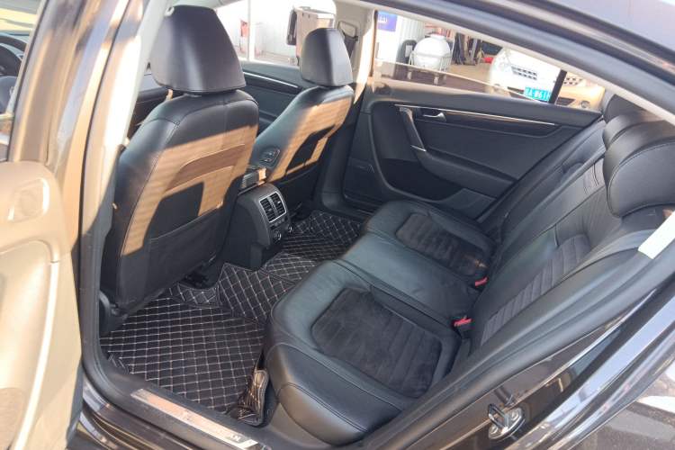 Used Volkswagen Magotan 2015 2.0 TSI Prestige Model