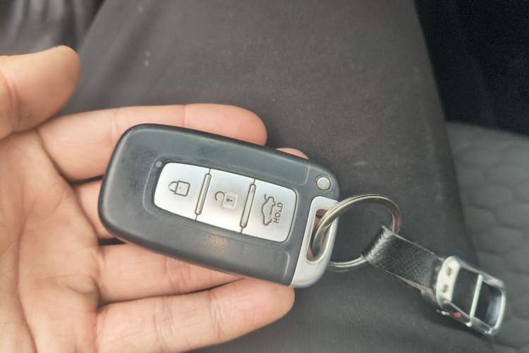 Used Hyundai Sonata 2011 2.0L Automatic Luxury Edition