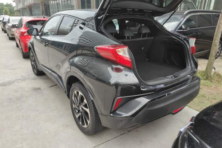 Used Toyota IZOA 2018 2.0L Yichi Edition China V Standard
